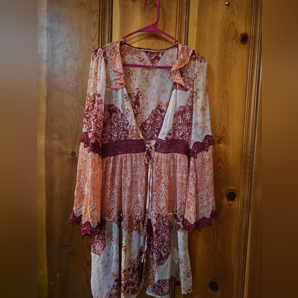 Miss Me kimono size medium. Orange Pink and White.